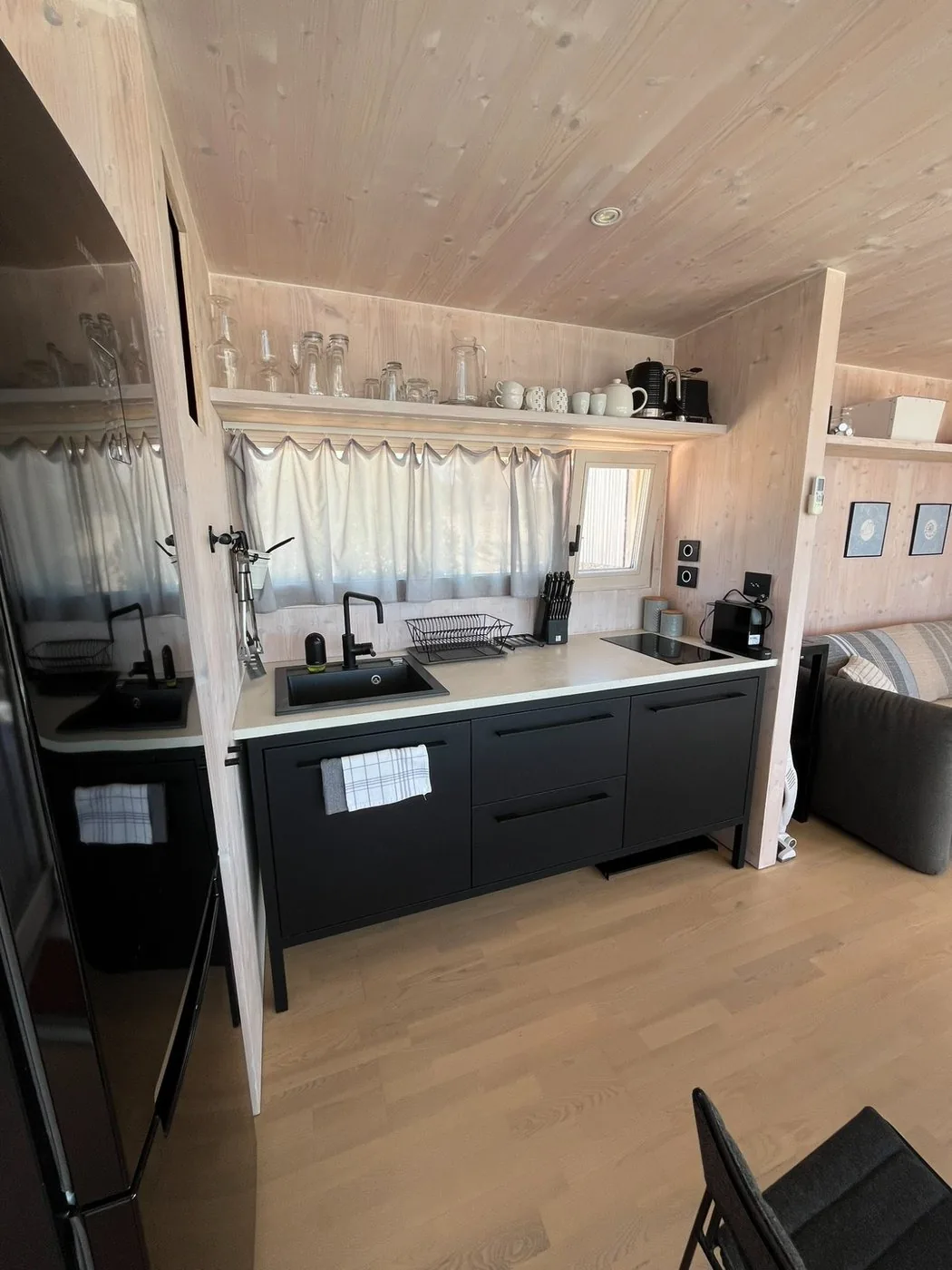 Plně vybavená kuchyň Buqez Beach Vila 8